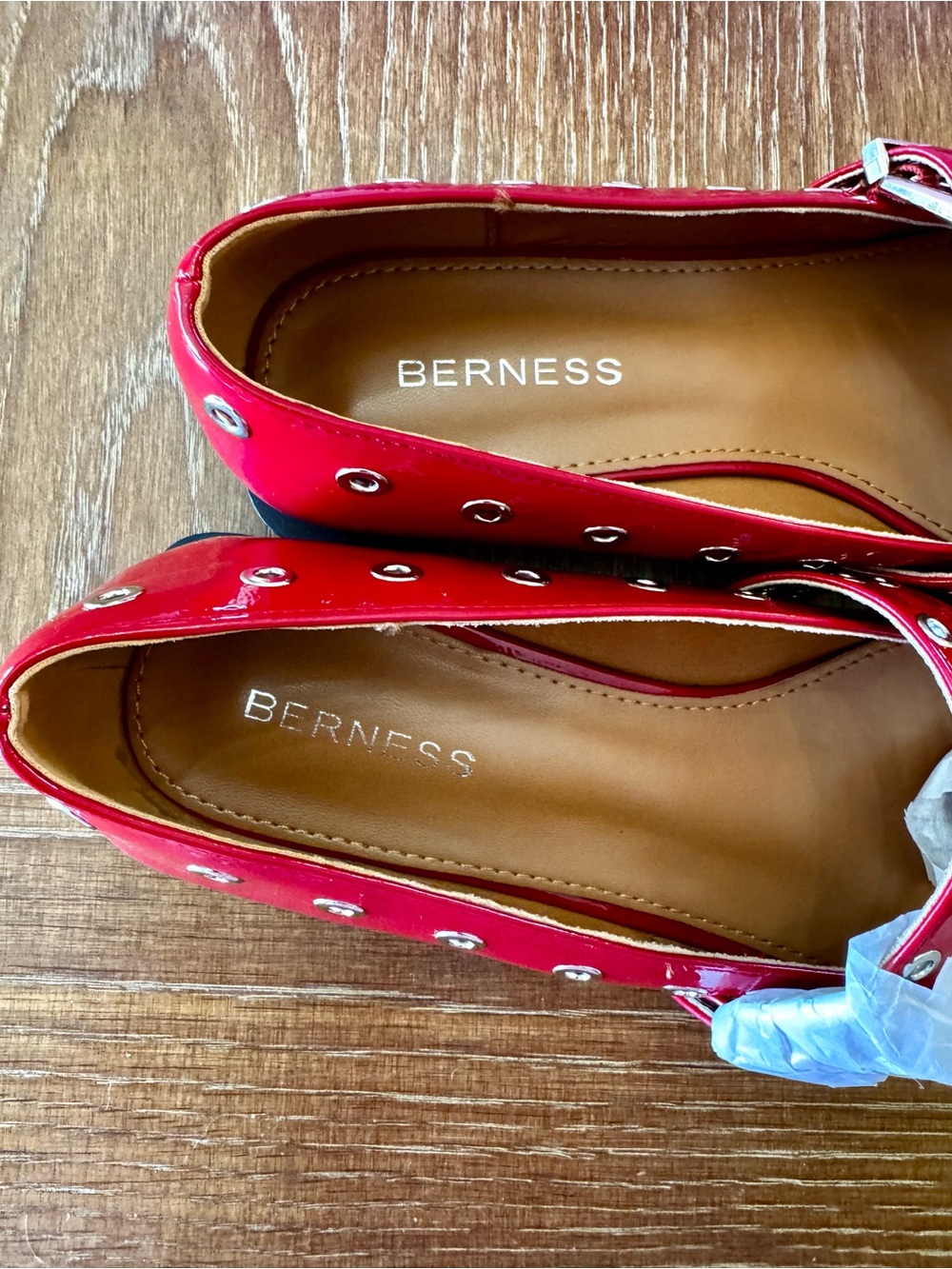 NWT red Berness Astra Grommet Mary
Jane flat 8.5 (marked 8, runs big) - Picture 6 of 13